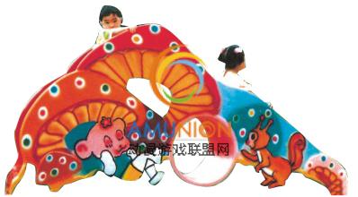 蘑菇钻洞滑梯