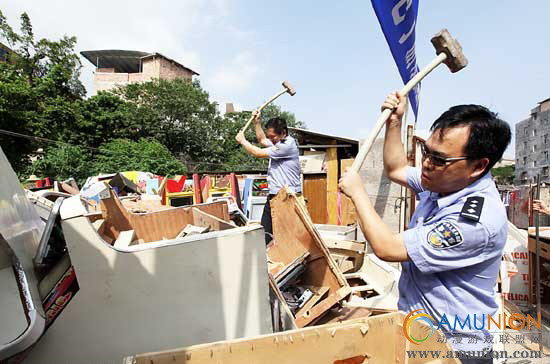 青秀警方销毁728台赌博机 主板1230块