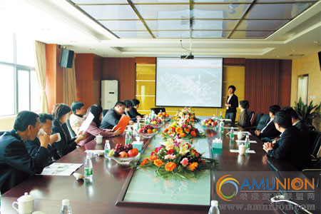 番禺区委常委李鹏程一行考察华创动漫产业园