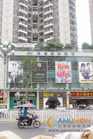 大型无证游戏厅藏身居民楼 家长担心影响孩子学业
