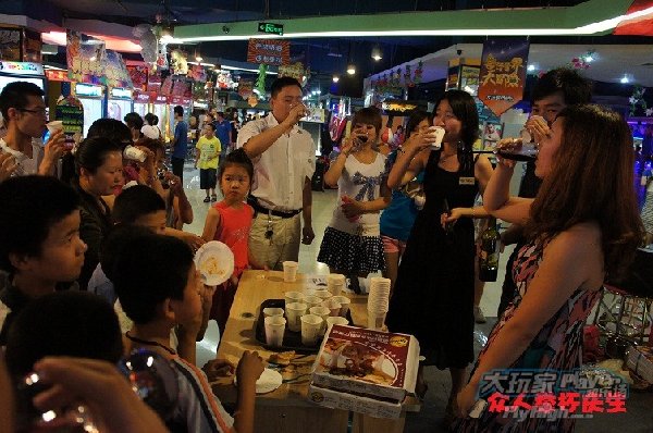 石家庄大玩家为会员开18岁成人礼生日PARTY