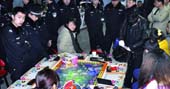 32人闹市玩赌博游戏机受罚