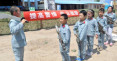 儿童乐园成抗战基地 演员挨打表情痛苦！