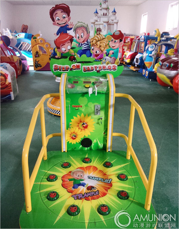 踩虫虫儿童游戏机正面实拍图