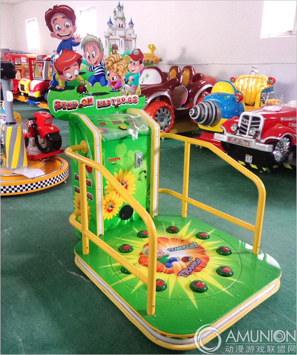 踩虫虫儿童游戏机侧面实拍展示图