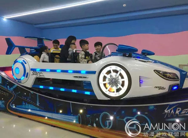 星际飞车游乐设备