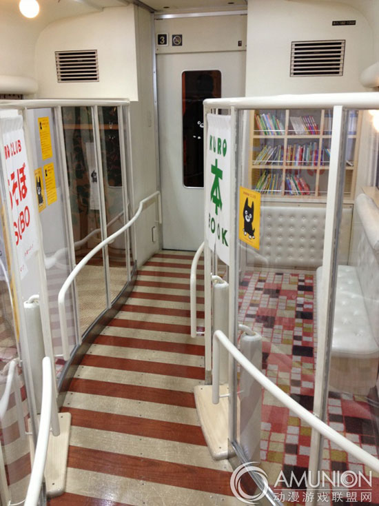 日本阿苏男孩号列车上的儿童图书室