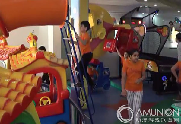 中国游乐设施成为加沙儿童游乐场新宠