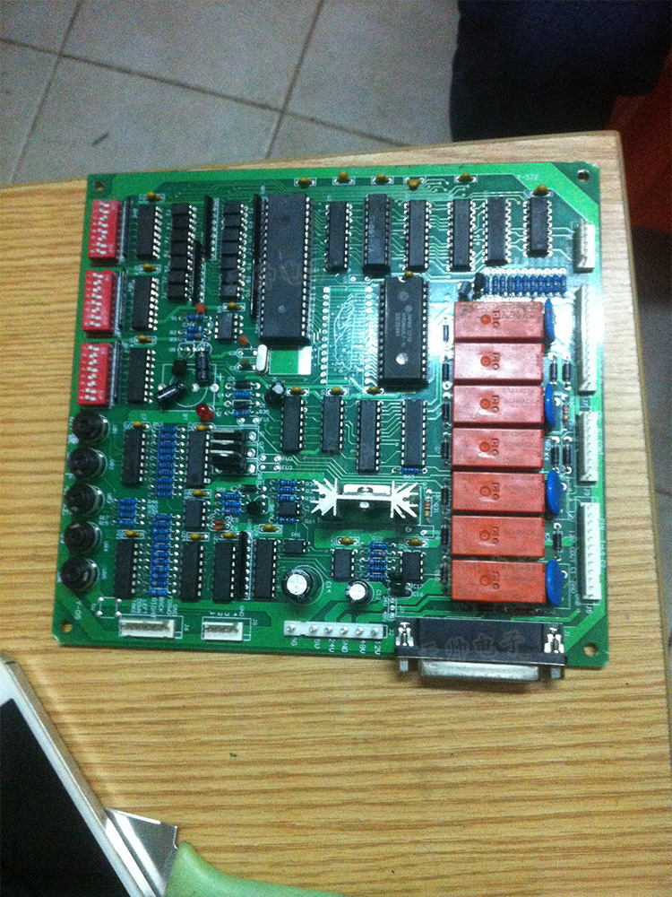 商品名称:台湾冠兴主板 输入电压:DC 5V/12V/24V/48V 接口功能:全功能接口 是否带声音卡:声音卡分卡 主板表面颜色:红色、绿色 成色:全新 动漫游戏联盟网简介 动漫游戏联盟网座落在全国最大的大型电玩游戏机生产基地-广州市番禺区,是电玩游戏机产业信赖的网上交易平台,是番禺动漫游戏协会的授权单位,集电玩城游戏研发、生产、销售、维护、合作的电玩游戏机厂家,公司成立于2008年11月,客户遍及全球。 客户是我们存在的理由,作为一家游戏机厂家,一贯遵循客户至上的原则,坚持用心服务的